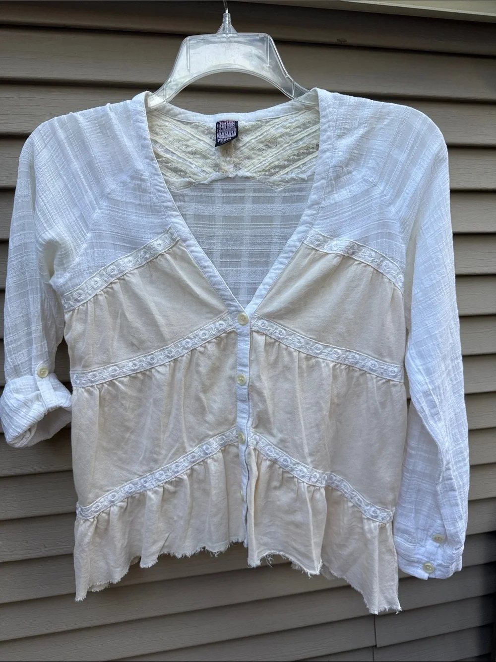 Free People 100%  Cotton Embroidered Boho Top or Tunic Lace Trim V-neck Size XS